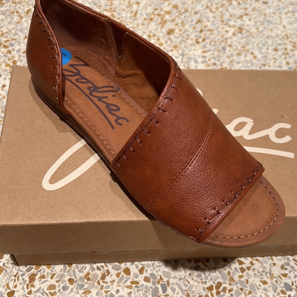 Zodiac leather sandals New in Box